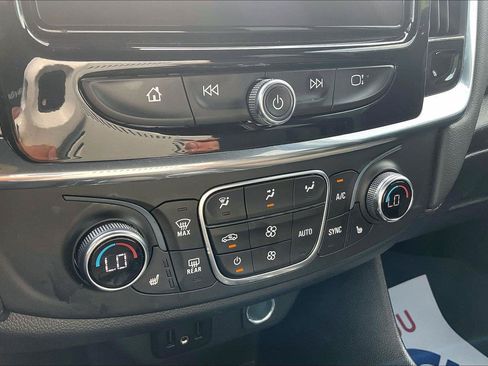 Used 2023 Chevrolet Traverse LT FWD image 31