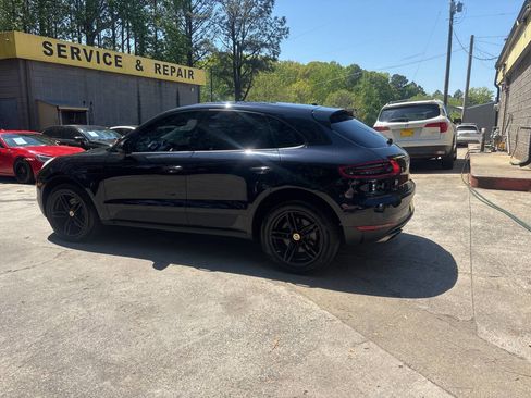 Used 2017 Porsche Macan image 8