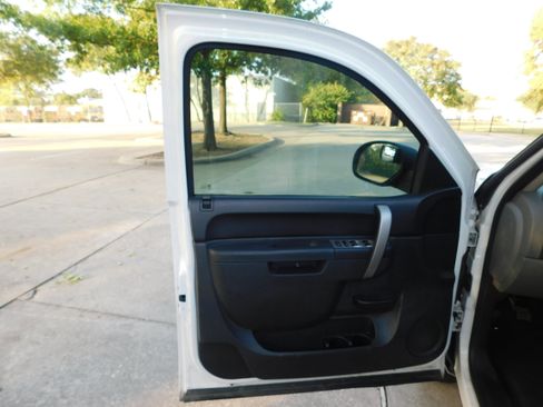 Used 2010 Chevrolet Silverado 1500 LS image 16