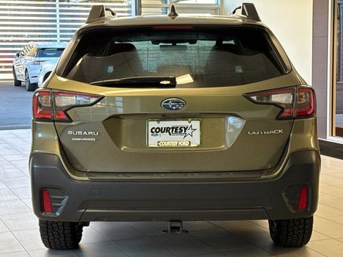 Used 2022 Subaru Outback Premium image 5