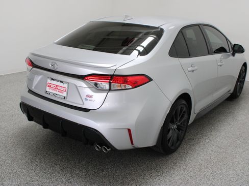 Used 2026 Toyota Corolla SE w/ SE Premium Package FWD image 7