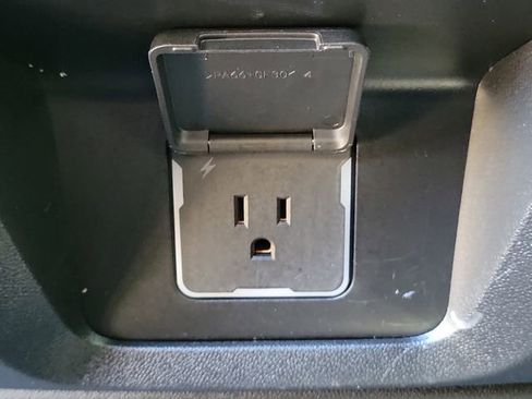 Certified 2025 Chevrolet Tahoe Premier image 19