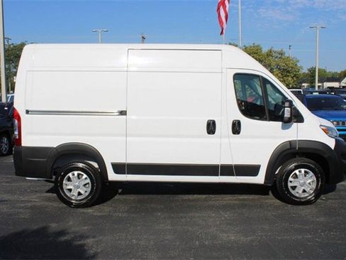 New 2024 RAM ProMaster 2500 w/ Quick Order Package 22H SLT+ image 2