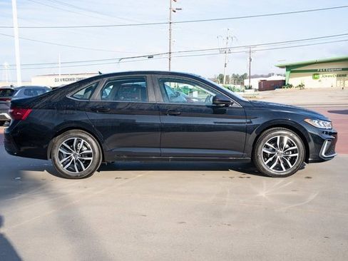 New 2026 Volkswagen Jetta SE image 7