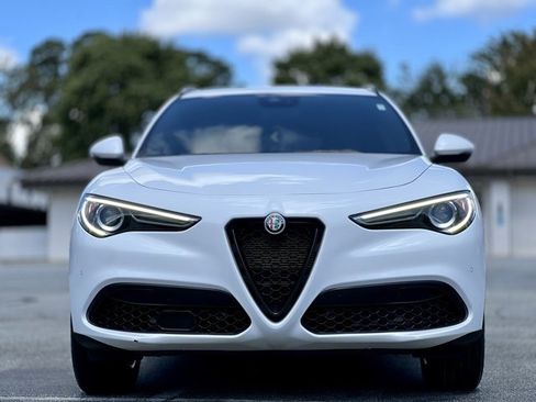 Used 2022 Alfa Romeo Stelvio Sprint image 2