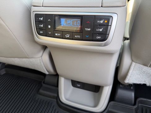 Used 2016 Toyota Highlander Limited Platinum AWD/4WD image 48