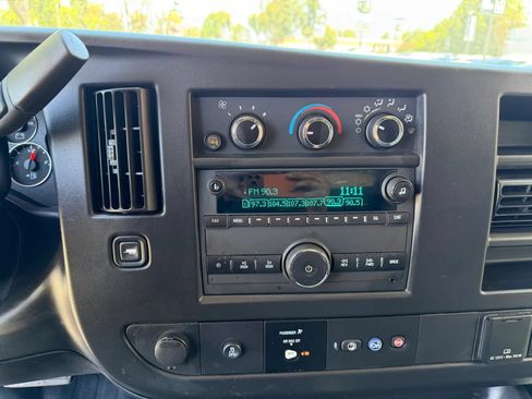 Used 2023 GMC Savana 2500 Extended w/ Driver Convenience Package RWD image 19