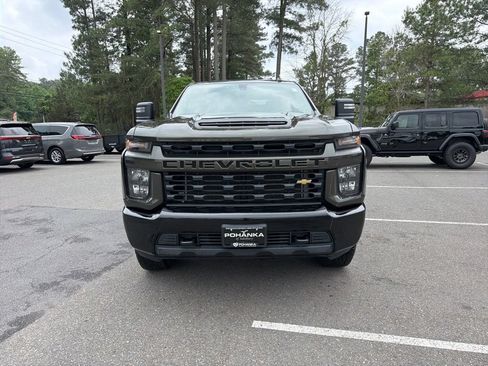 Used 2022 Chevrolet Silverado 2500 Custom w/ Custom Convenience Package AWD/4WD image 3