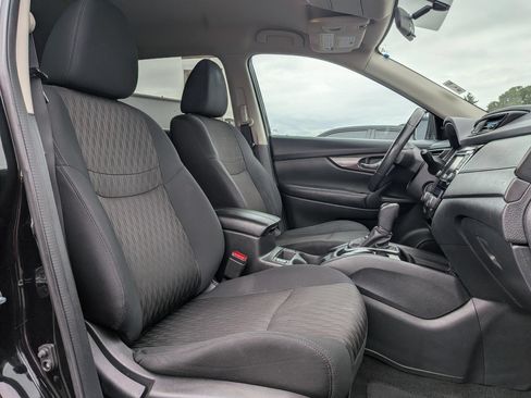 Used 2018 Nissan Rogue SV FWD image 7