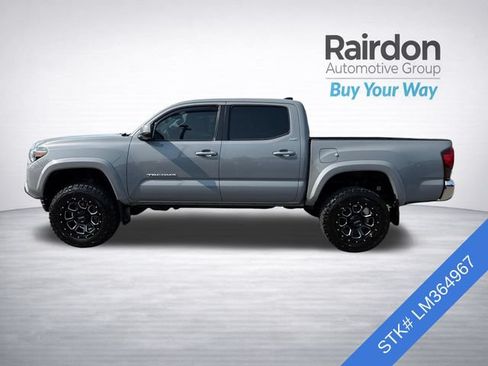 Used 2020 Toyota Tacoma SR5 AWD/4WD image 4