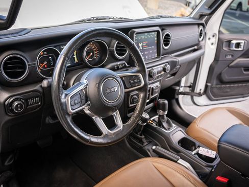 Used 2022 Jeep Gladiator Overland w/ Popular Equipment Package AWD/4WD image 11