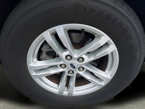 Used 2023 Ford Explorer XLT w/ Equipment Group 202A image 11