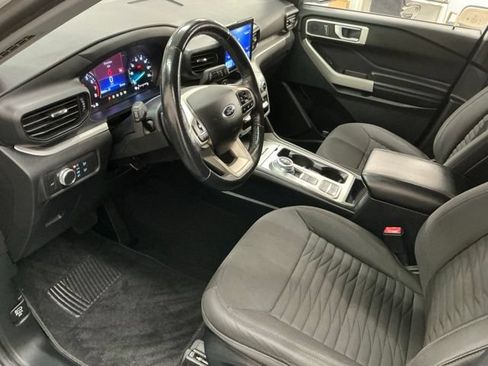 Used 2020 Ford Explorer XLT RWD image 13