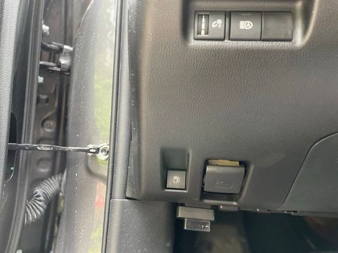 Used 2024 Toyota RAV4 LE image 10