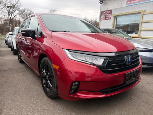 Used 2023 Honda Odyssey Sport image 3
