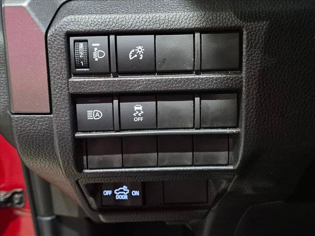 Used 2025 Toyota Tacoma TRD Off-Road AWD/4WD image 3