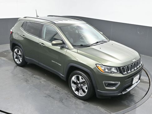 Used 2019 Jeep Compass Limited image 30