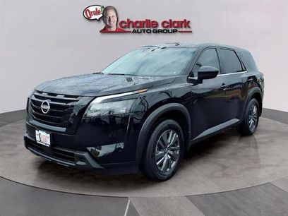 Certified 2025 Nissan Pathfinder S