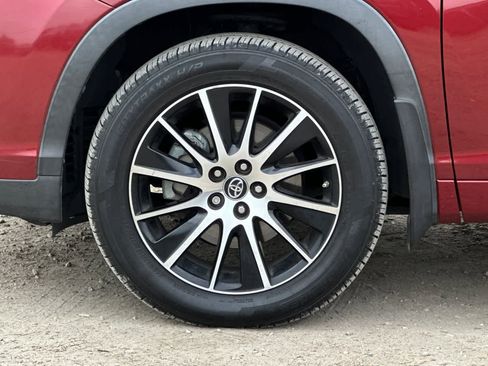 Used 2017 Toyota Highlander SE image 26