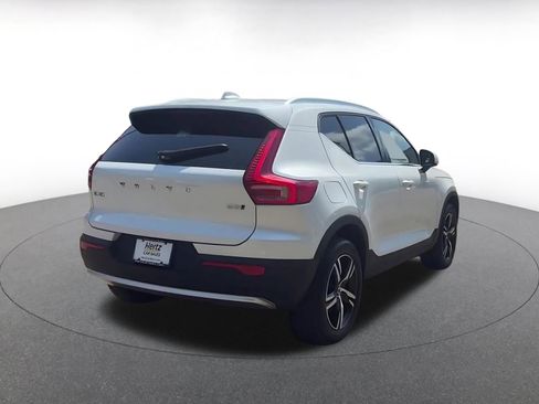 Used 2024 Volvo XC40 B5 Core image 14