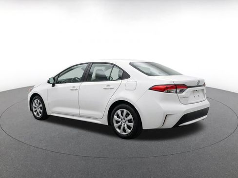Used 2025 Toyota Corolla LE FWD image 7