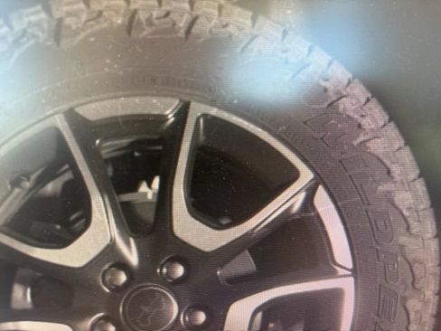 Used 2025 Jeep Compass Trailhawk AWD/4WD image 13