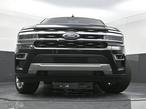 Used 2023 Ford Expedition Limited AWD/4WD image 29