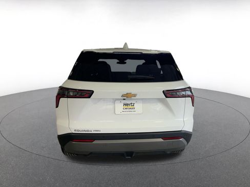 Used 2025 Chevrolet Equinox LT image 16