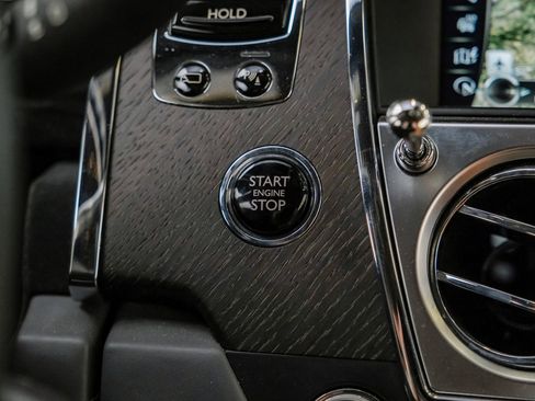 Used 2018 Rolls-Royce Wraith image 18