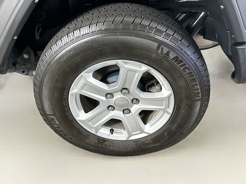 Used 2022 Jeep Wrangler Sport S image 11