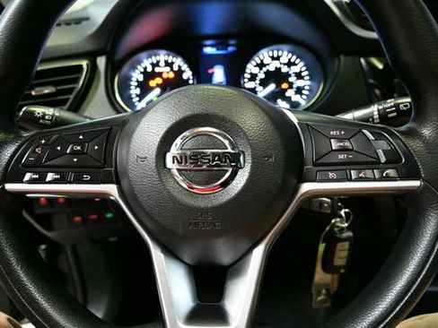 Used 2020 Nissan Rogue S AWD/4WD image 29