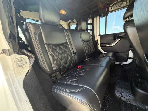 Used 2013 Jeep Wrangler Unlimited Rubicon w/ Connectivity Group image 32