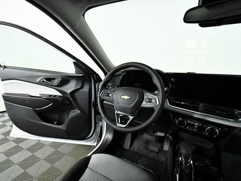 New 2026 Chevrolet Trax LT w/ Driver Confidence Package image 19