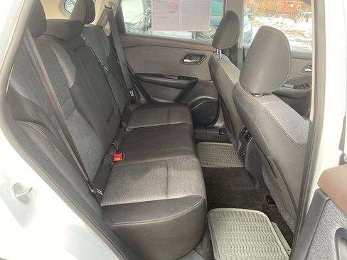 Used 2022 Nissan Rogue SV image 26