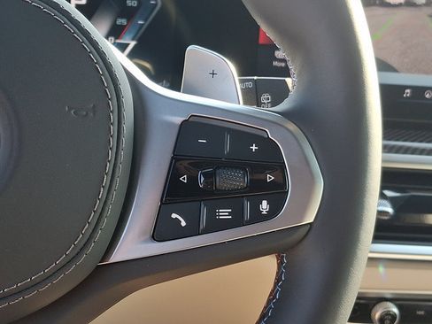 Used 2025 BMW X5 M60i AWD/4WD image 24