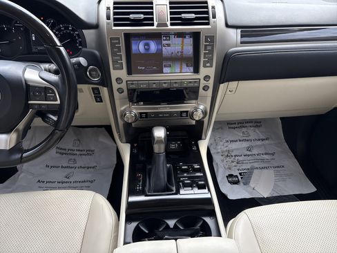 Used 2021 Lexus GX 460 Luxury w/ Off Road Package AWD/4WD image 31