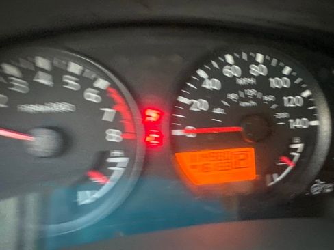 Used 2015 Nissan Frontier SV image 4