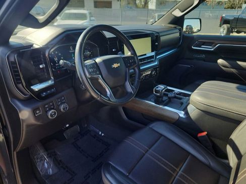 Used 2023 Chevrolet Silverado 1500 High Country w/ High Country Premium Package AWD/4WD image 9