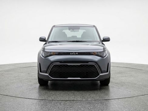 Used 2025 Kia Soul LX w/ LX Technology Package FWD image 2