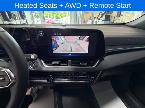 Used 2026 Chevrolet Equinox LT AWD/4WD image 13