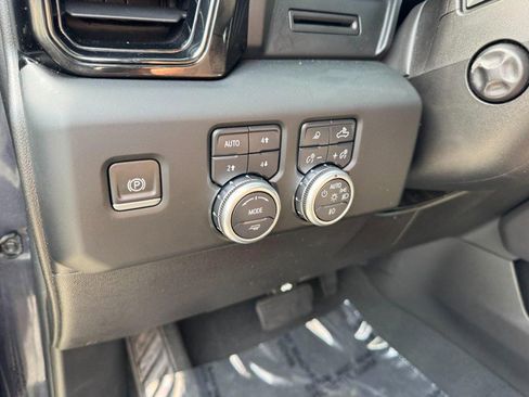 Used 2022 GMC Sierra 1500 AT4 w/ AT4 Premium Package AWD/4WD image 16