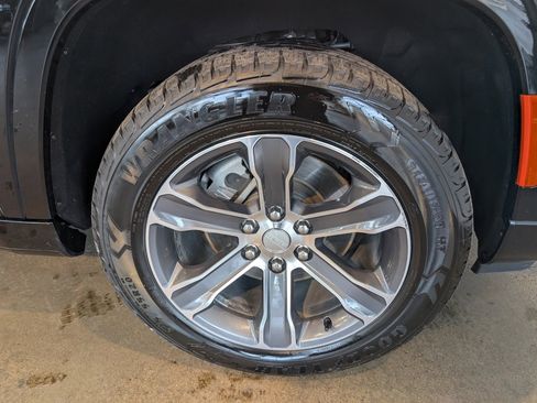 Used 2022 Jeep Grand Wagoneer Series I image 10