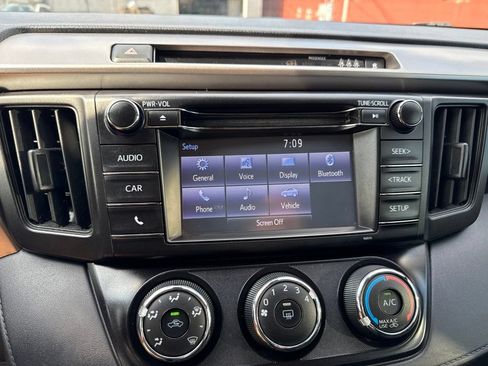 Used 2018 Toyota RAV4 LE w/ All Weather Liner Package AWD/4WD image 33