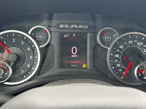 New 2026 RAM 1500 4x4 Crew Cab image 22