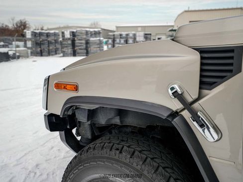 Used 2003 HUMMER H2 w/ Preferred Equipment Group image 98