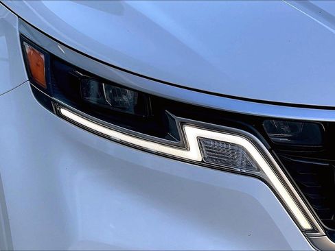 Certified 2024 Kia Carnival LX image 27