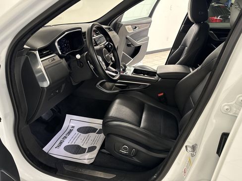 Used 2021 Jaguar F-PACE S image 8