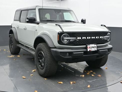 Used 2021 Ford Bronco Wildtrak image 3