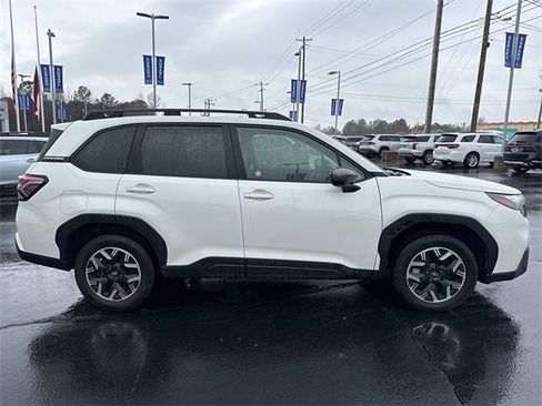 Used 2025 Subaru Forester Premium image 6