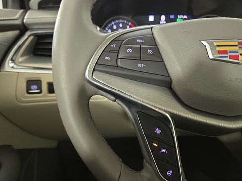 Used 2021 Cadillac XT5 Premium Luxury image 16